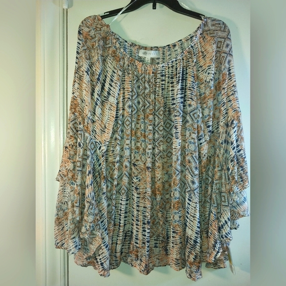 NWT!!! Boho Print Flutter Top. Size L. - Picture 1 of 5